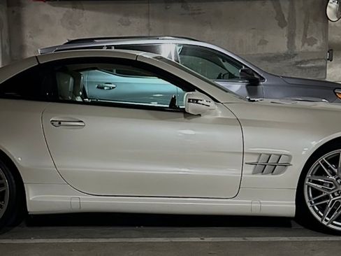 Used 2011 Mercedes-Benz SL 550 image 12