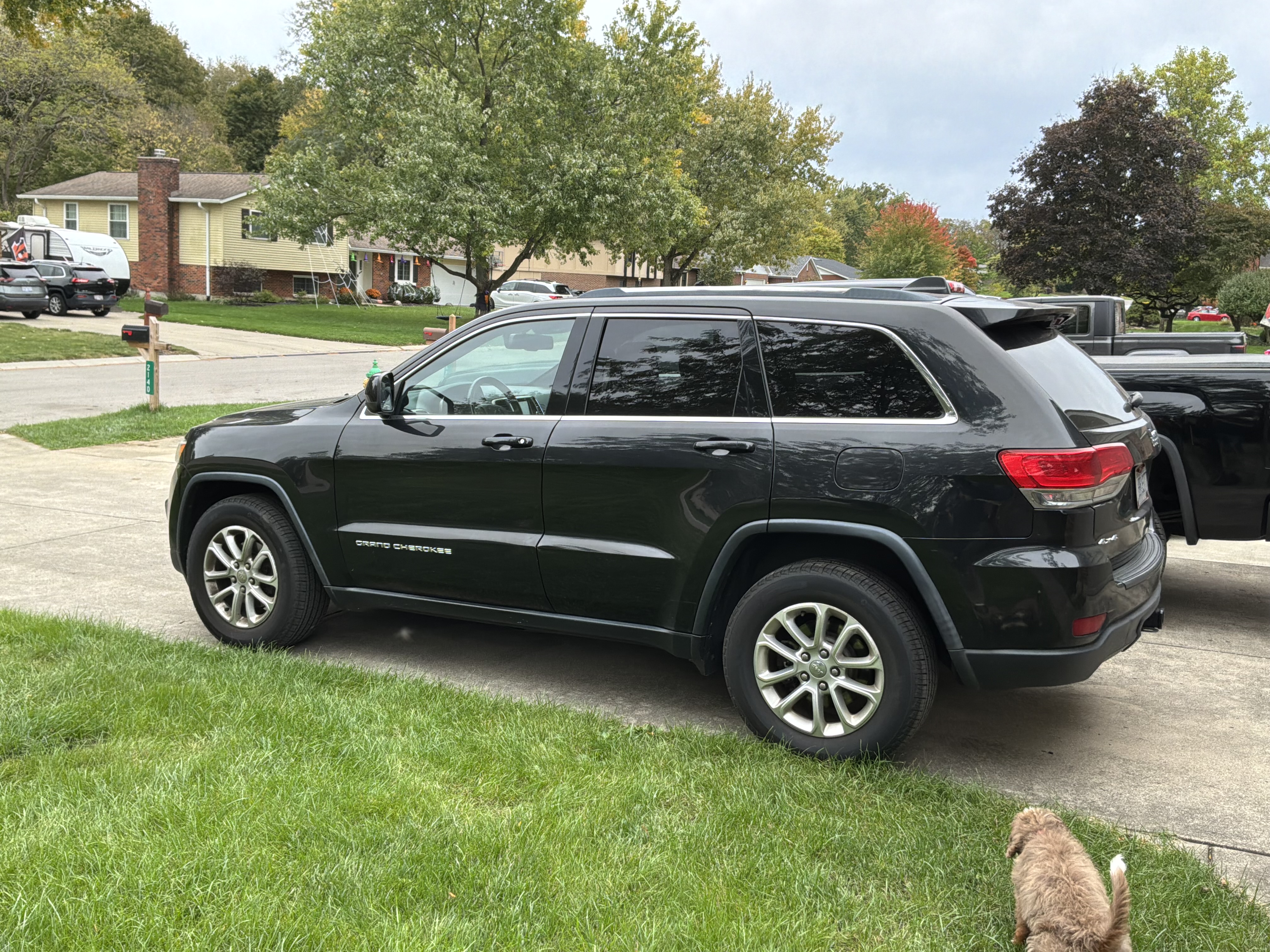 Used 2016 Jeep Grand Cherokee Laredo w/ Quick Order Package 23E AWD/4WD image 1