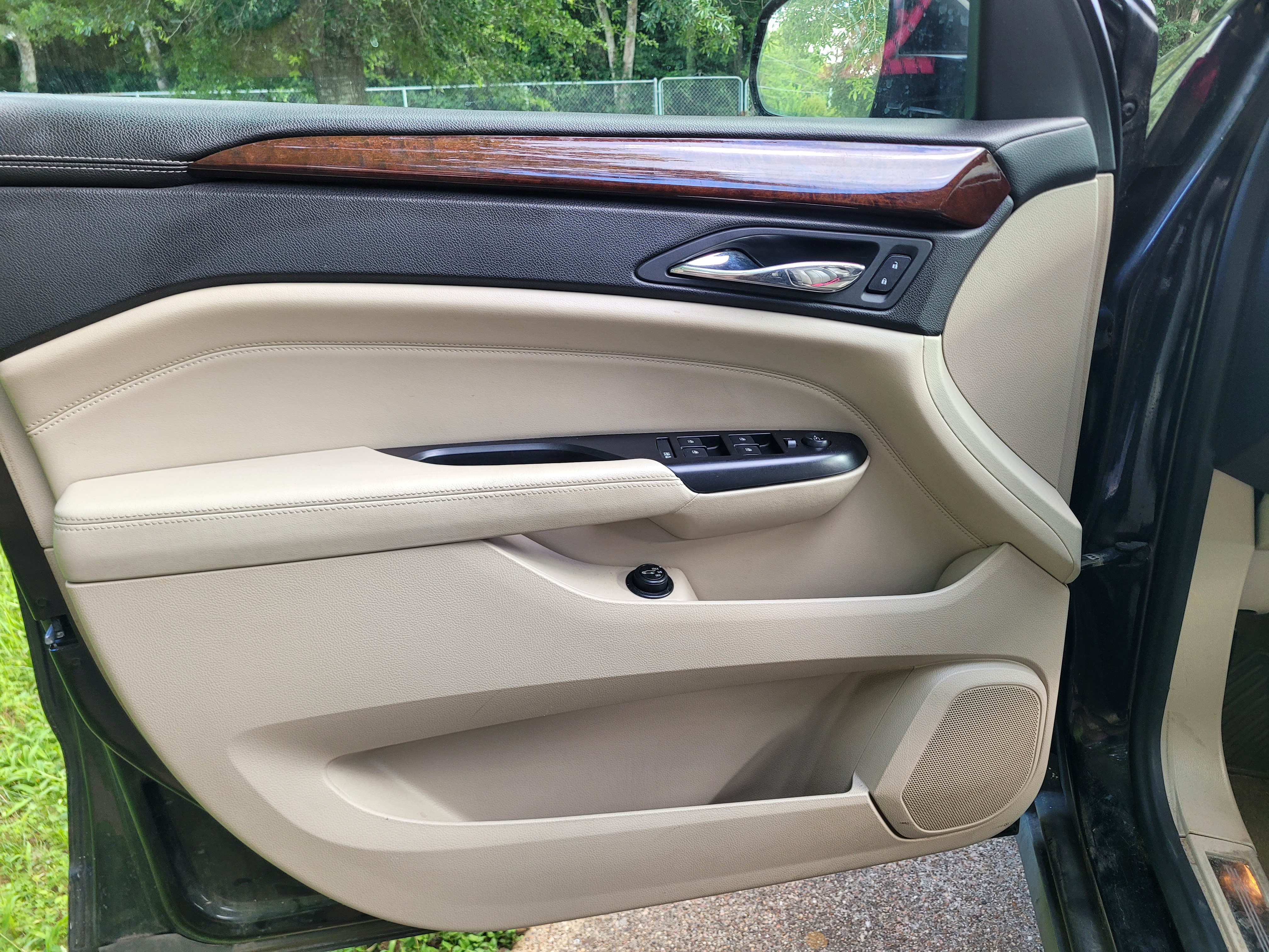 Used 2013 Cadillac SRX Premium FWD image 5