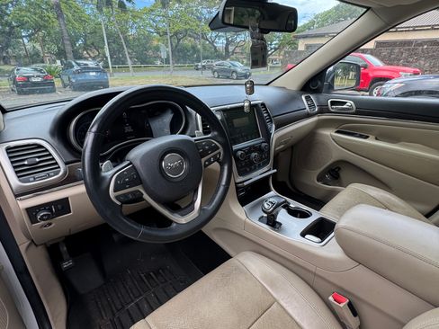 Used 2014 Jeep Grand Cherokee Limited w/ Luxury Group II RWD image 12
