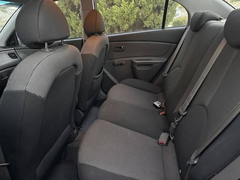 Used 2006 Kia Rio LX FWD image 7