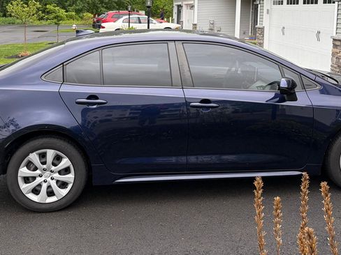 Used 2020 Toyota Corolla LE FWD image 6