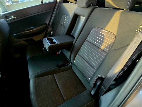 Used 2018 Kia Sportage LX image 25