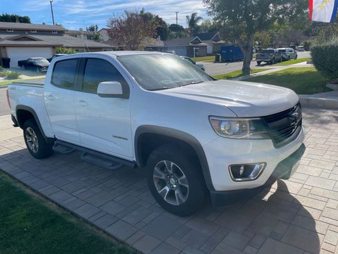 Used 2017 Chevrolet Colorado Z71 image 2