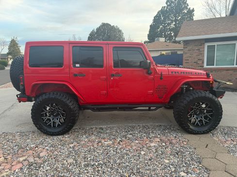 Used 2018 Jeep Wrangler Unlimited Rubicon w/ Connectivity Group image 5