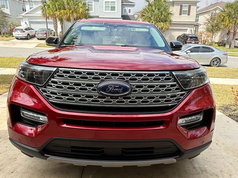 Used 2022 Ford Explorer Limited w/ Equipment Group 301A image 4