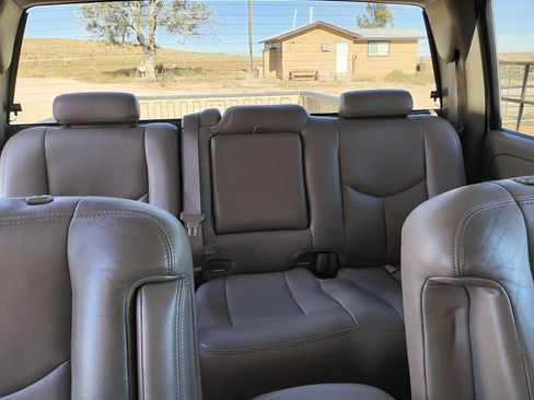 Used 2004 Chevrolet Silverado 3500 4x4 Crew Cab w/ Heavy-Duty Power Package image 15