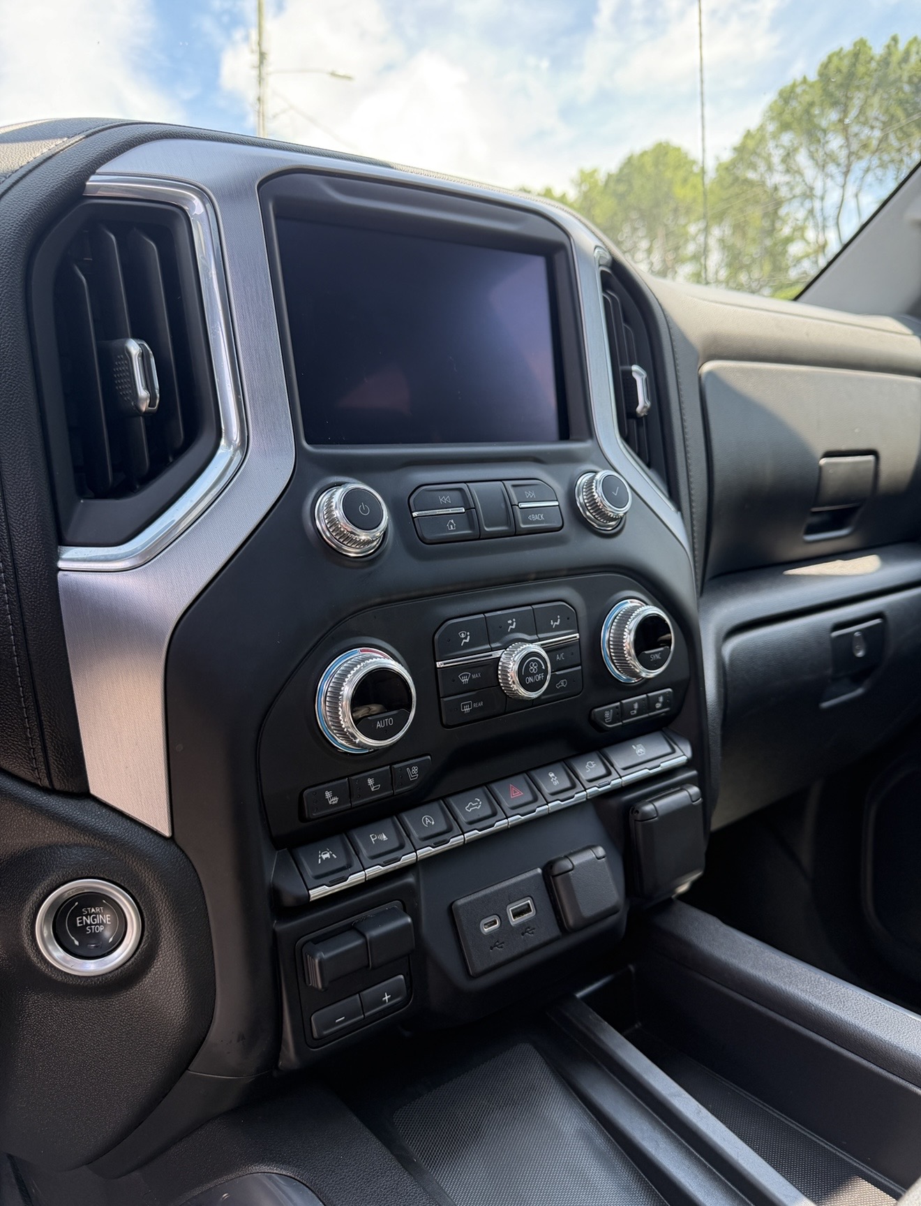 Used 2021 GMC Sierra 1500 SLT w/ SLT Premium Plus Package AWD/4WD image 9