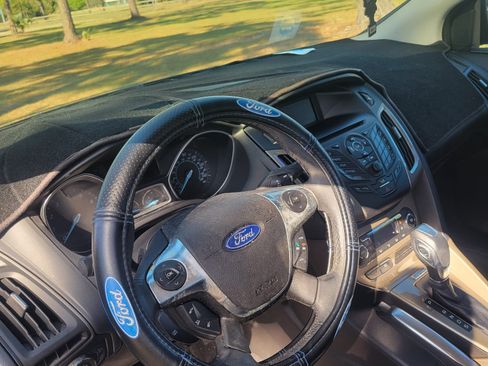 Used 2012 Ford Focus SEL image 11