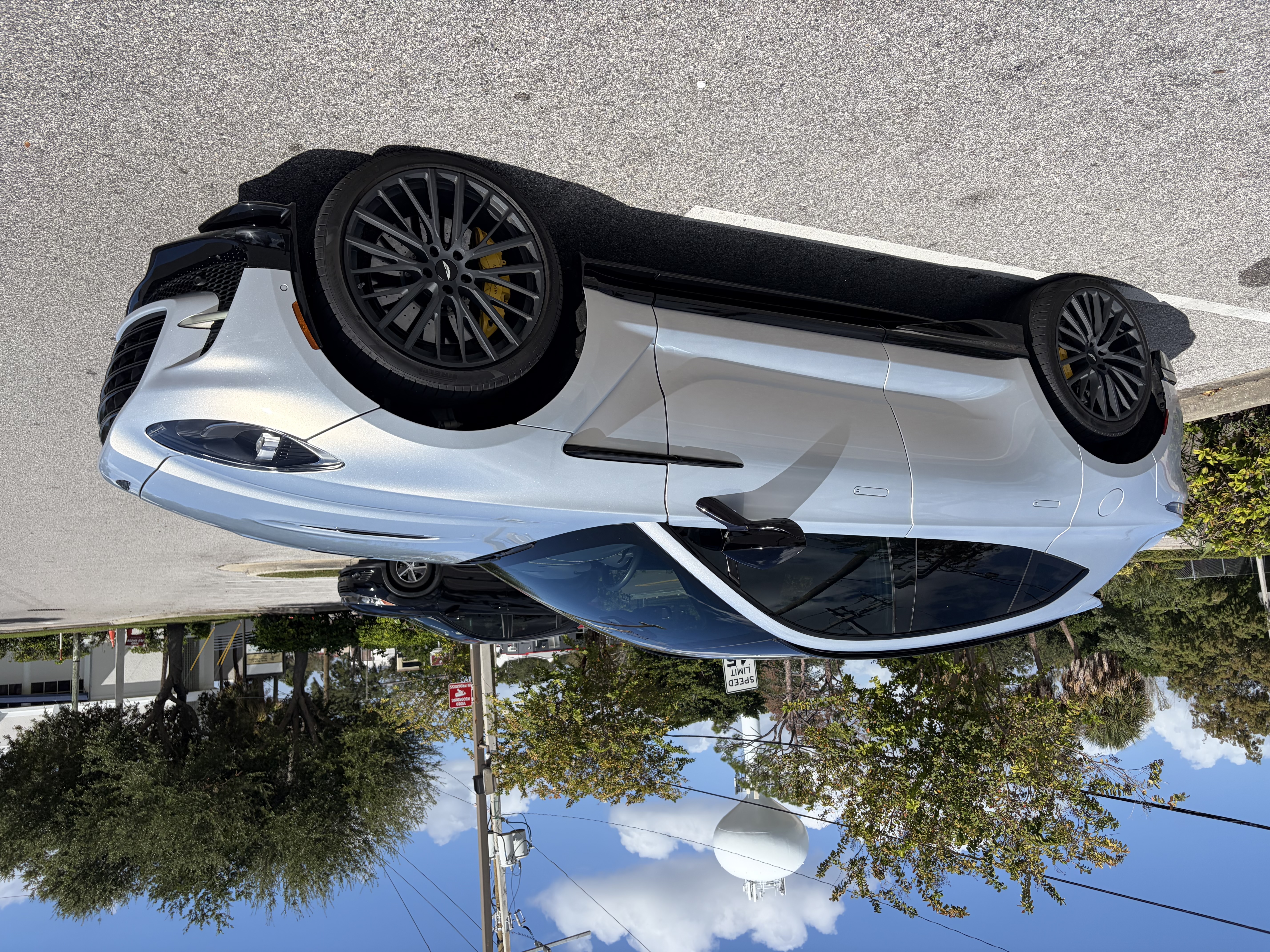 Used 2023 Aston Martin DBX 707 AWD/4WD image 1