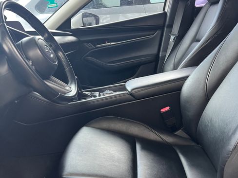 Used 2021 MAZDA MAZDA3 s image 11