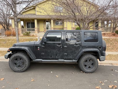 Used 2008 Jeep Wrangler Unlimited Sahara image 4