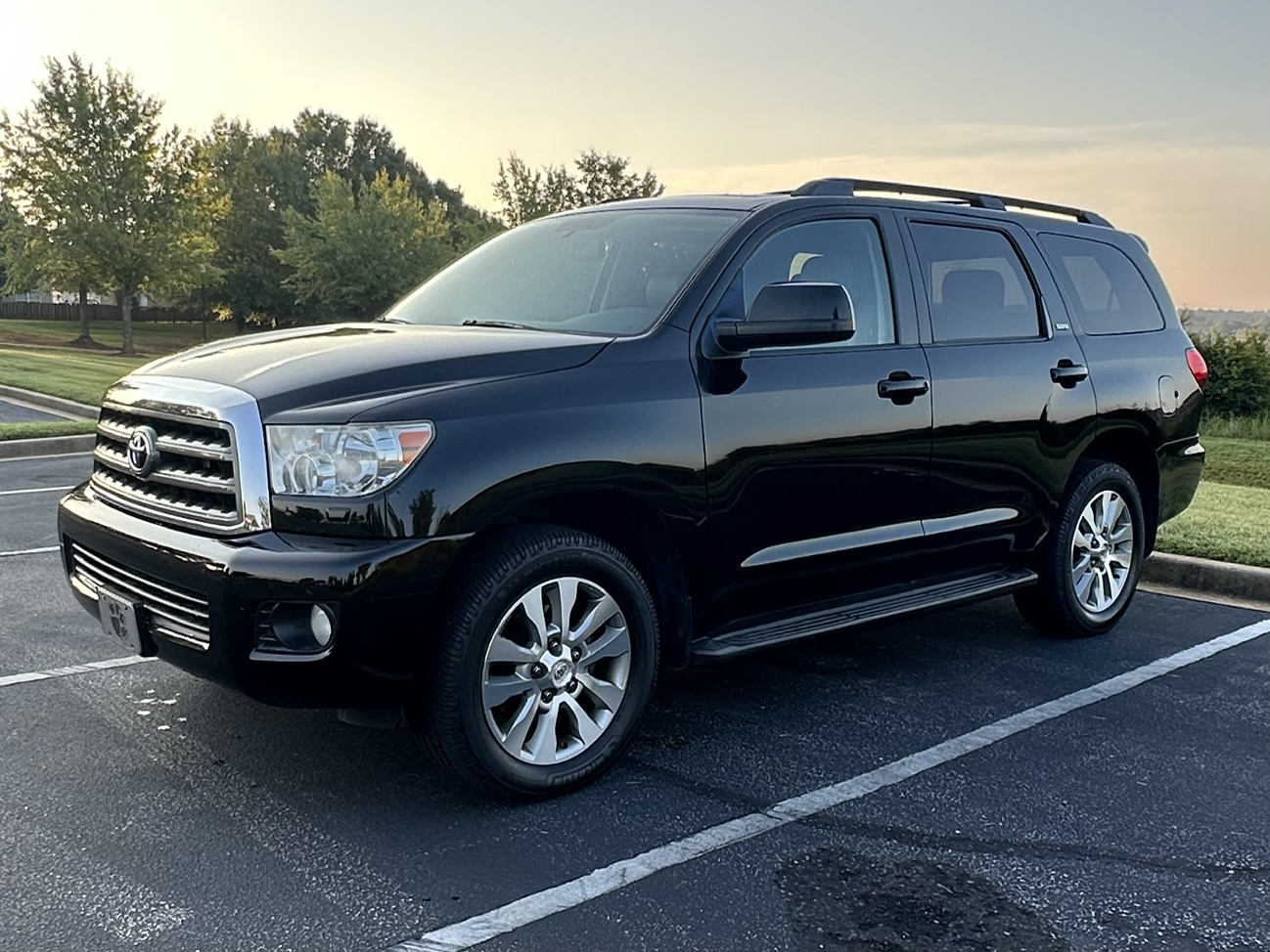 Used 2011 Toyota Sequoia SR5 w/ Premium Pkg AWD/4WD image 11