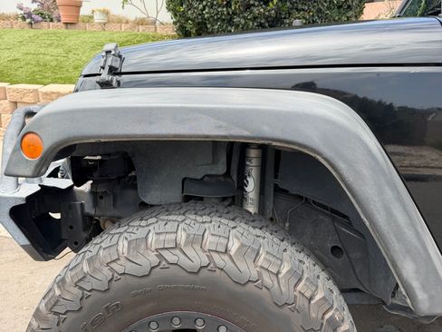 Used 2017 Jeep Wrangler Unlimited Sport w/ Quick Order Package 24S AWD/4WD image 6