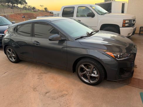 Used 2019 Hyundai Veloster 2.0 image 2