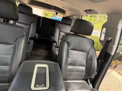 Used 2017 GMC Yukon Denali w/ Open Road Package AWD/4WD image 27
