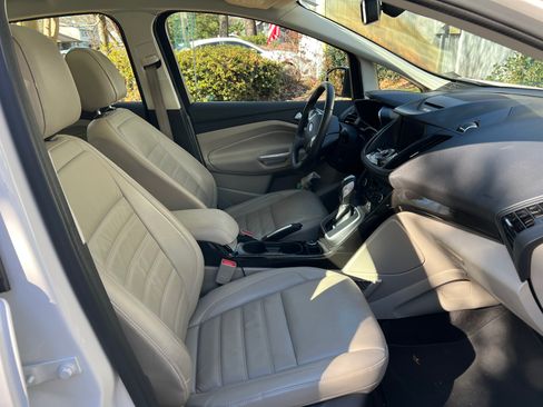 Used 2017 Ford C-MAX Energi Titanium w/ Equipment Group 501A image 8