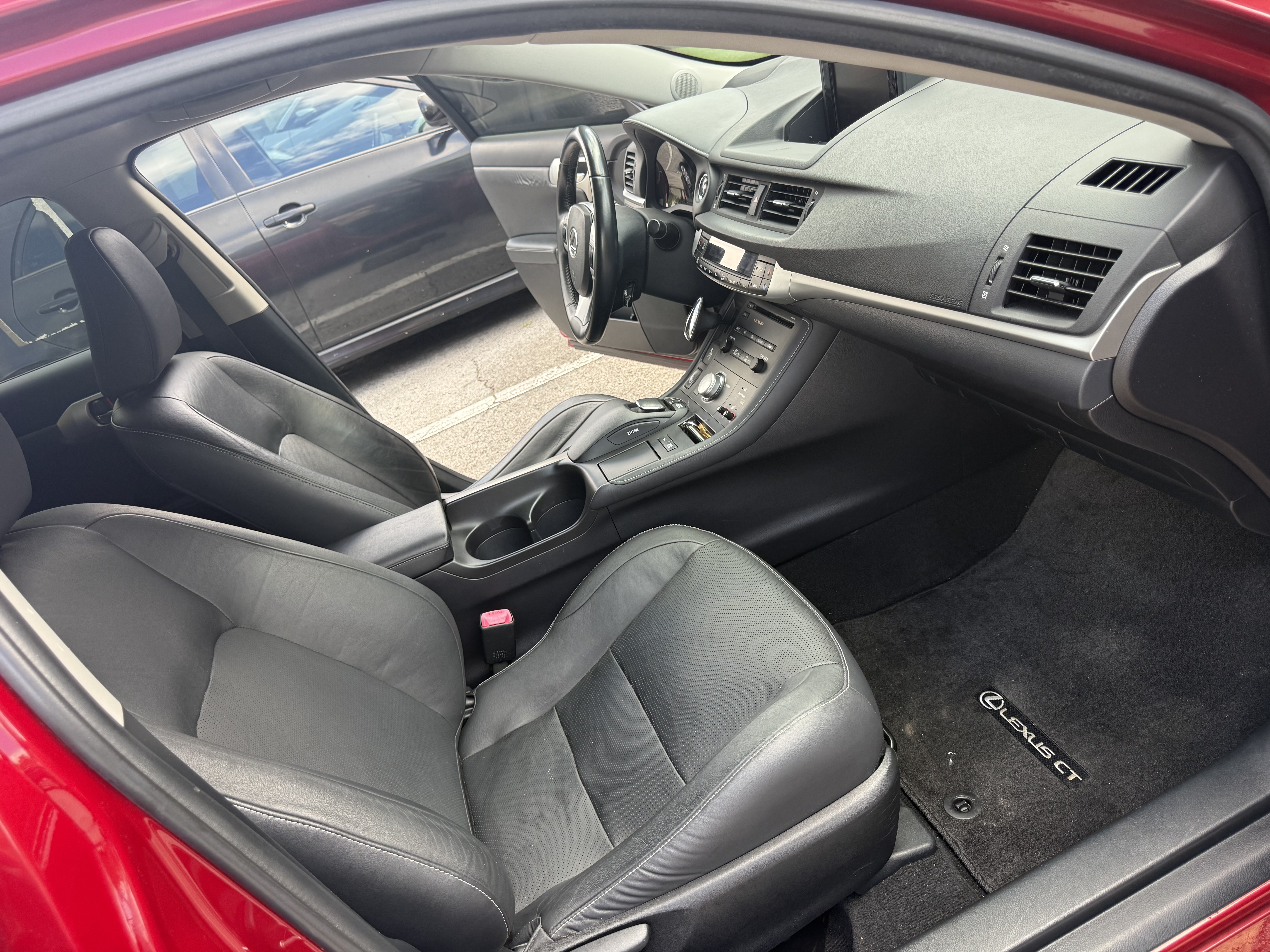 Used 2012 Lexus CT 200h Premium w/ Leather Pkg FWD image 6