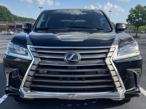 Used 2018 Lexus LX 570 4WD image 4