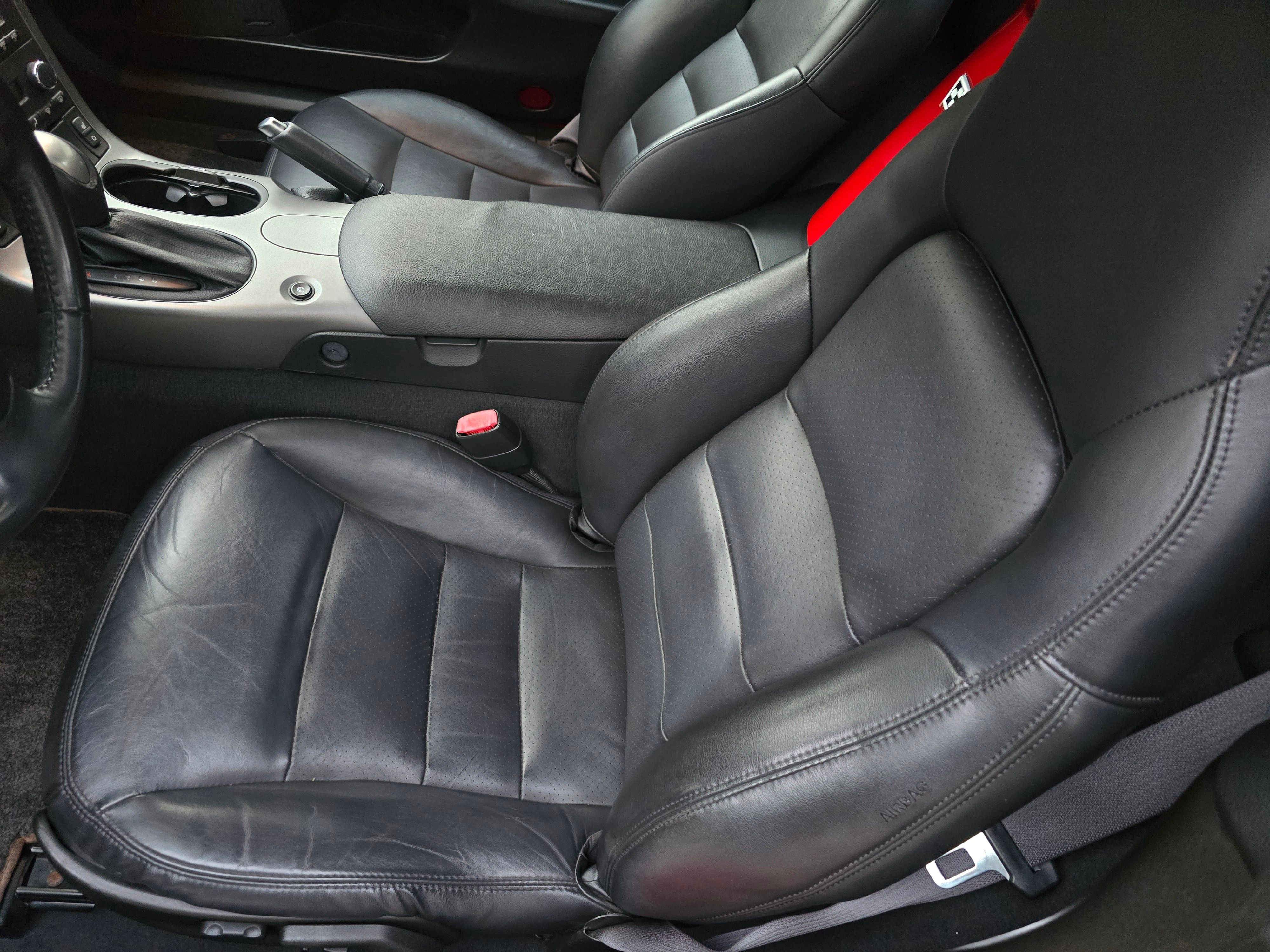 Used 2006 Chevrolet Corvette Convertible w/ Preferred Equipment Group RWD image 13