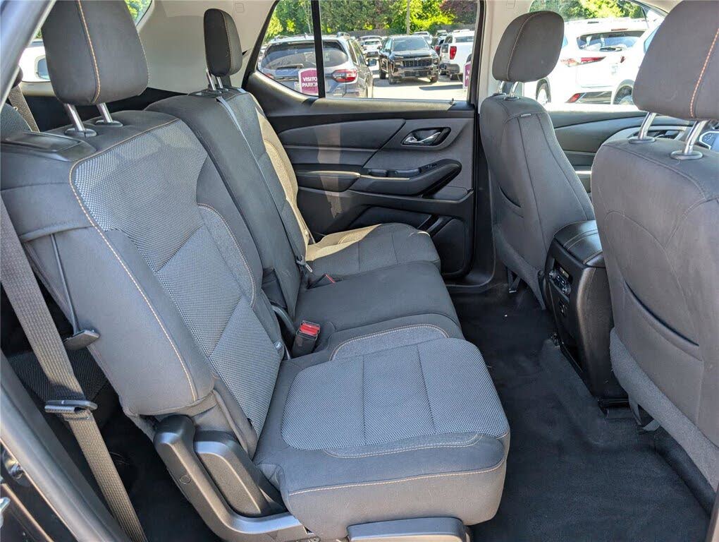Used 2019 Chevrolet Traverse LS w/ LPO, Floor Liner Package FWD image 8