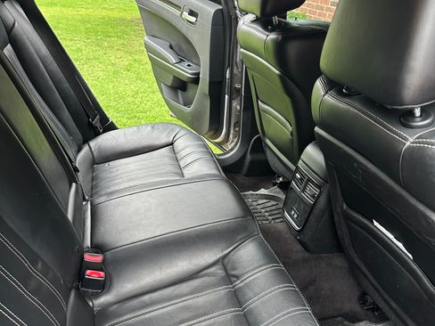 Used 2018 Chrysler 300 S AWD/4WD image 12
