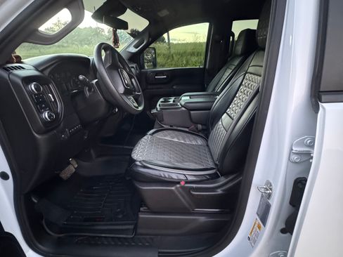 Used 2024 GMC Sierra 2500 Pro w/ Convenience Package AWD/4WD image 9