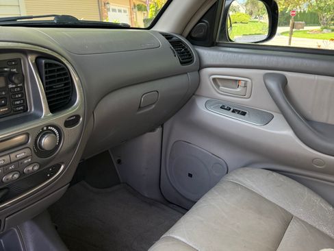 Used 2002 Toyota Sequoia Limited AWD/4WD image 8