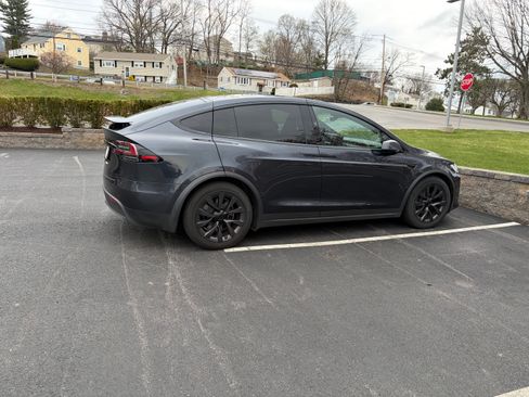 Used 2023 Tesla Model X AWD/4WD image 15
