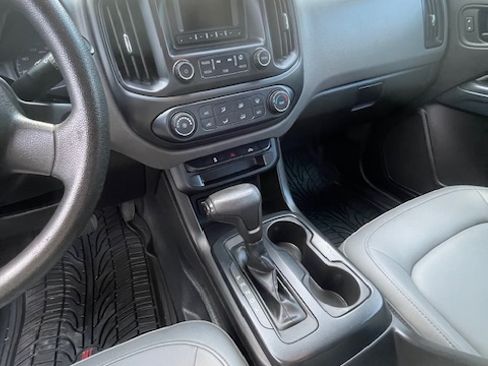 Used 2017 Chevrolet Colorado W/T image 10