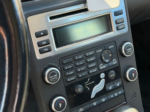 Used 2009 Volvo V70 image 15