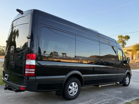 Used 2015 Freightliner Sprinter 2500 image 8