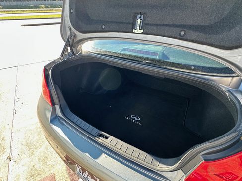 Used 2012 INFINITI G37 Journey w/ Premium Pkg image 12