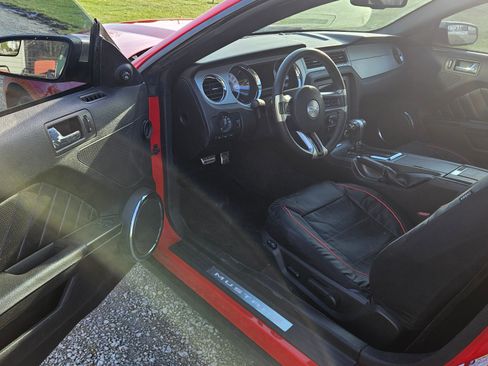 Used 2011 Ford Mustang Premium w/ 203A Rapid Spec Order Code image 14