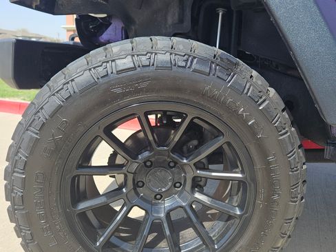 Used 2018 Jeep Wrangler Unlimited Sport S image 9