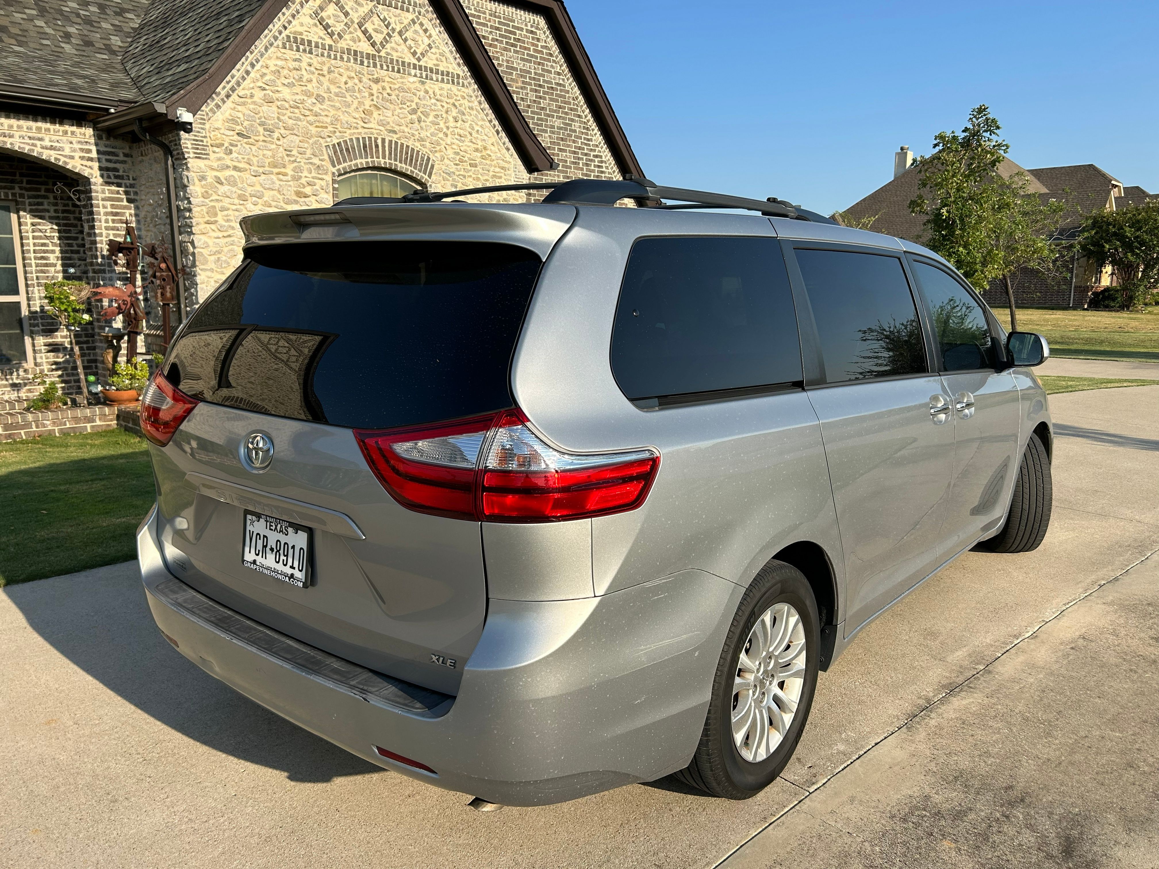 Used 2015 Toyota Sienna XLE FWD image 5