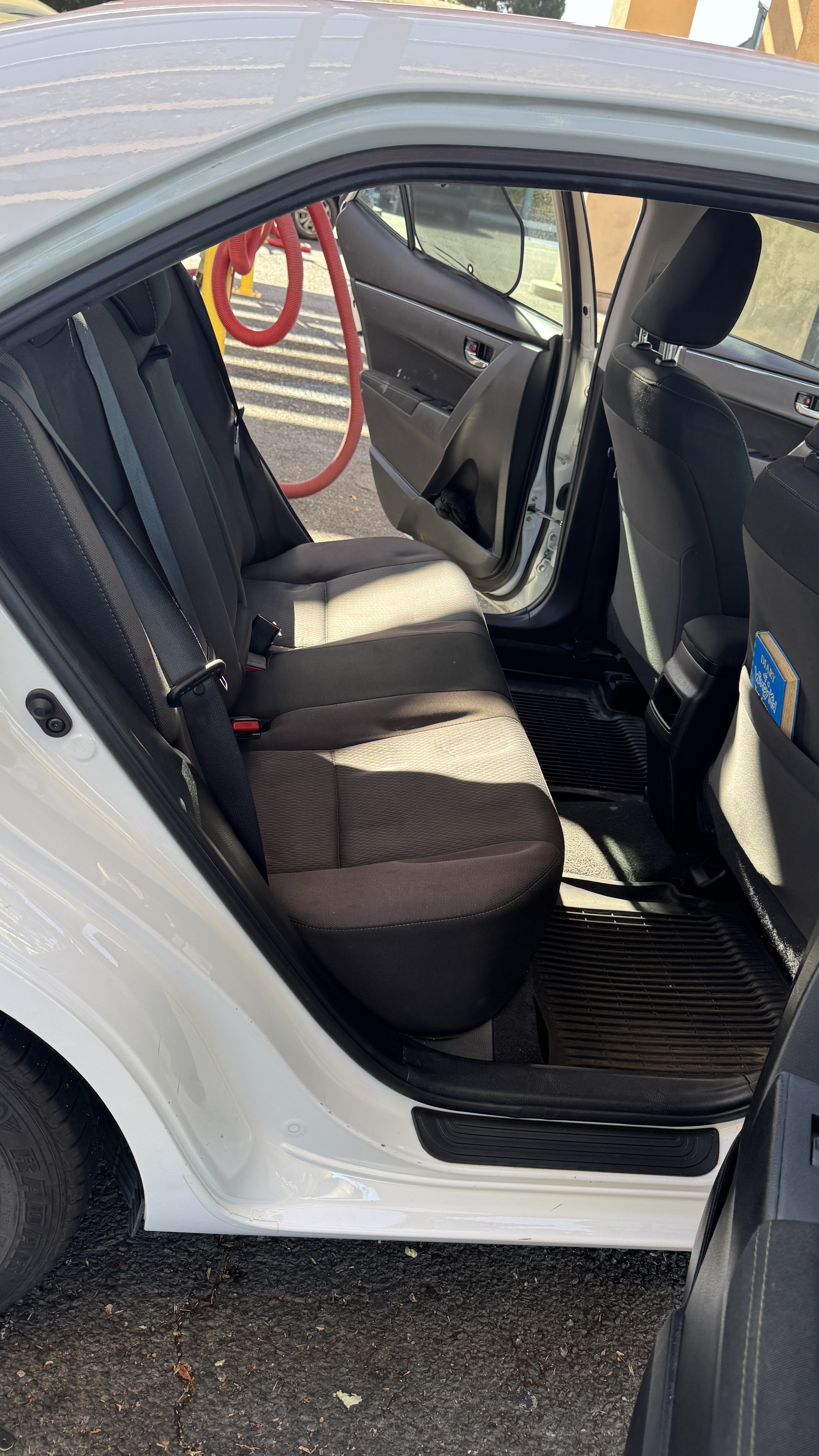 Used 2019 Toyota Corolla LE FWD image 12