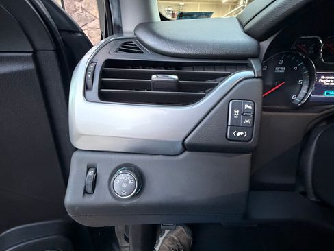 Used 2017 Chevrolet Suburban Premier RWD image 9