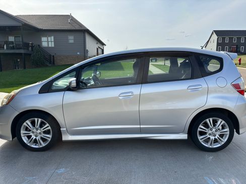 Used 2011 Honda Fit Sport image 8