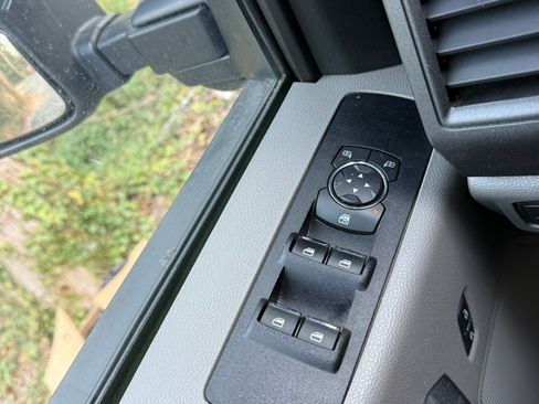 Used 2020 Ford F250 XL w/ STX Appearance Package AWD/4WD image 9