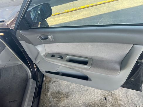 Used 2002 Toyota Camry SE FWD image 2