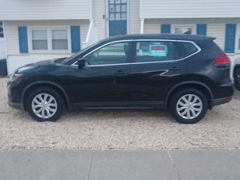 Used 2017 Nissan Rogue S AWD/4WD image 1