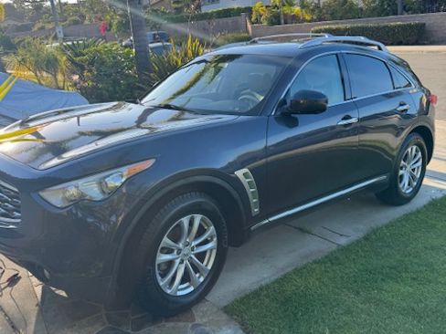 Used 2009 INFINITI FX35 2WD w/ Navigation Pkg image 2