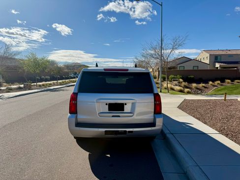 Used 2020 Chevrolet Tahoe 2WD w/ Remote Keyless Entry Package image 4