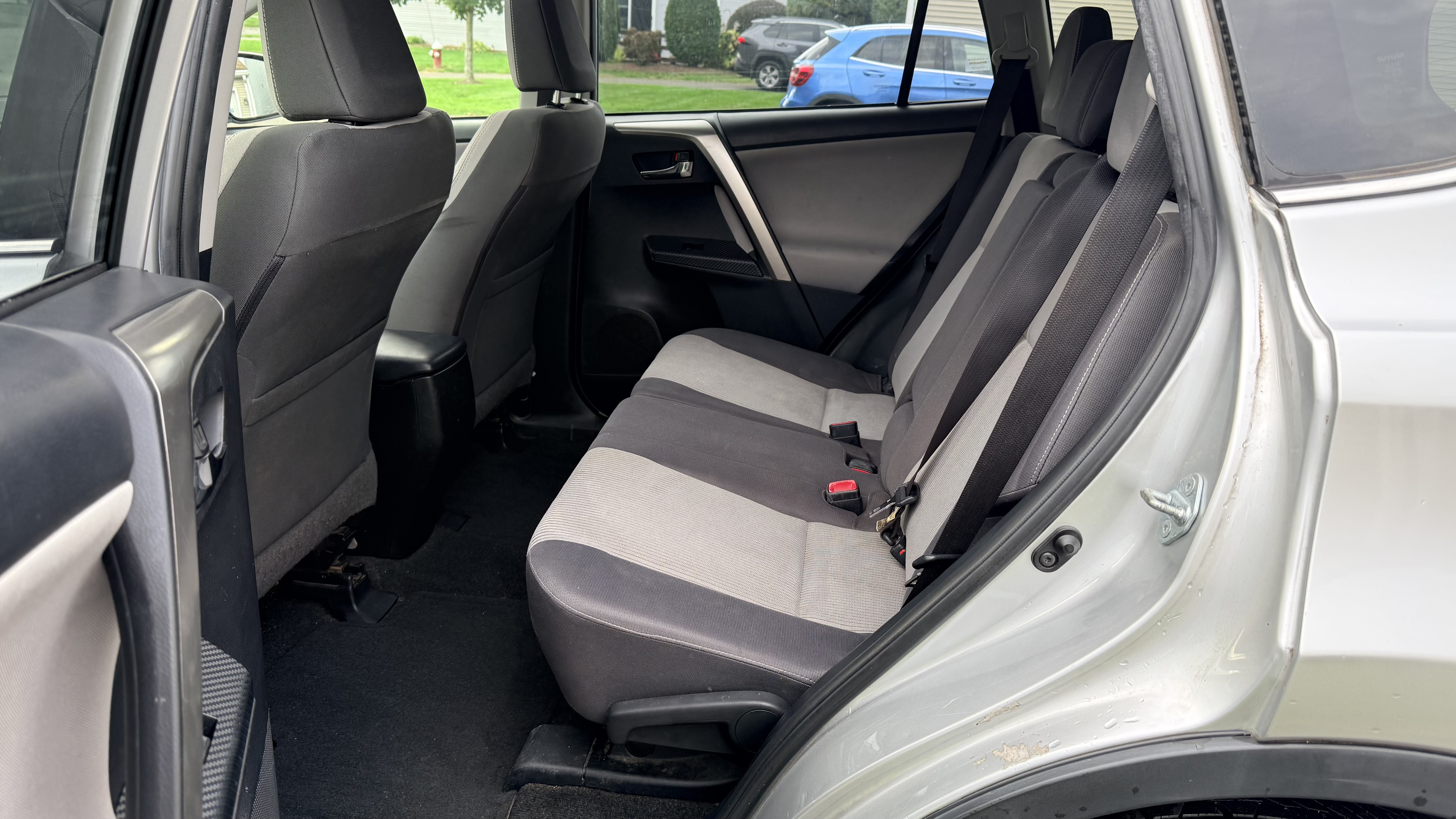 Used 2014 Toyota RAV4 XLE AWD/4WD image 14