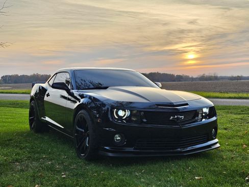 Used 2013 Chevrolet Camaro SS w/ SS Performance Package image 5