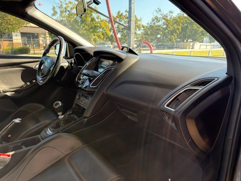 Used 2017 Ford Focus ST w/ Equipment Group 402A image 11