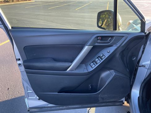 Used 2015 Subaru Forester 2.5i image 23