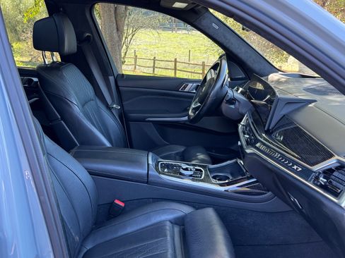 Used 2023 BMW X7 xDrive40i w/ Executive Package image 12
