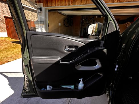 Used 2022 Nissan Frontier SV image 9